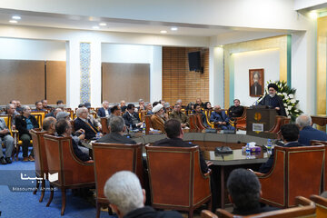 محقق داماد و بازخوانی غزالی ؛ گذار از فقهِ قدرت به دین‌داریِ اخلاقی / غزالی از شک به اطمینان رسید