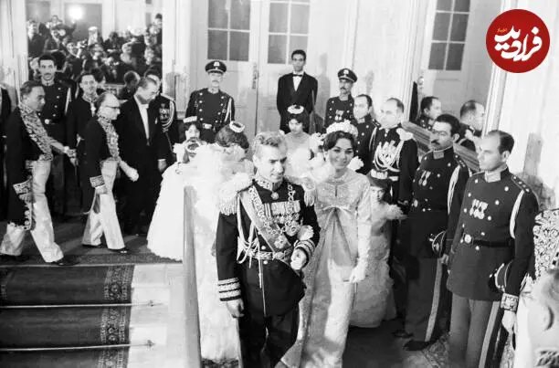 عکس | تصاویری از مراسم عروسی محمدرضا پهلوی و فرح دیبا در کاخ گلستان در سال ۱۳۳۸