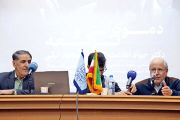 نیلی: مدل توسعه اقتصادی و سیاسی کشورهای آمریکای شمالی و اروپا تکرار پذیر نیست / اطاعت: الگوی چینی توسعه برای ایران قابل تکرار نیست