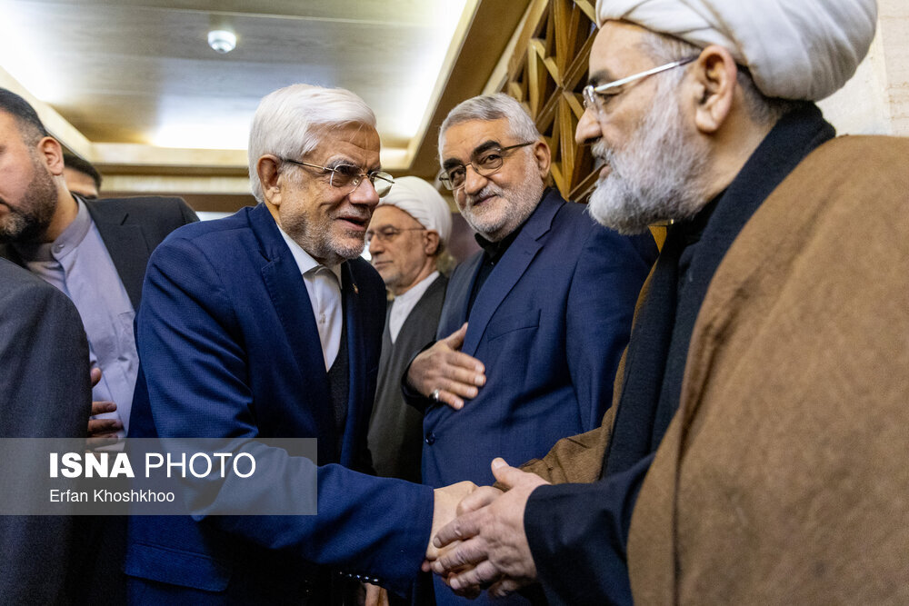 سیدمحمد خاتمی و ظریف در مراسم ترحیم اشرف بروجردی/ عارف هم آمد+تصاویر