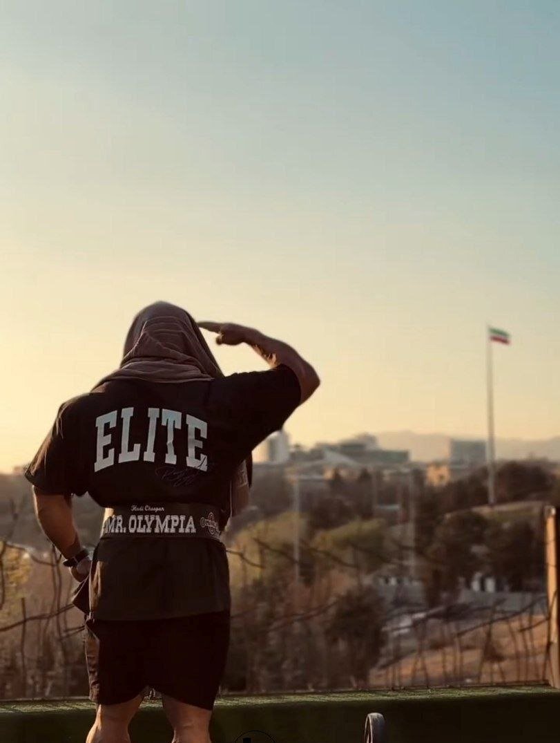 عکس | سلام نظامی هادی چوپان به پرچم ایران