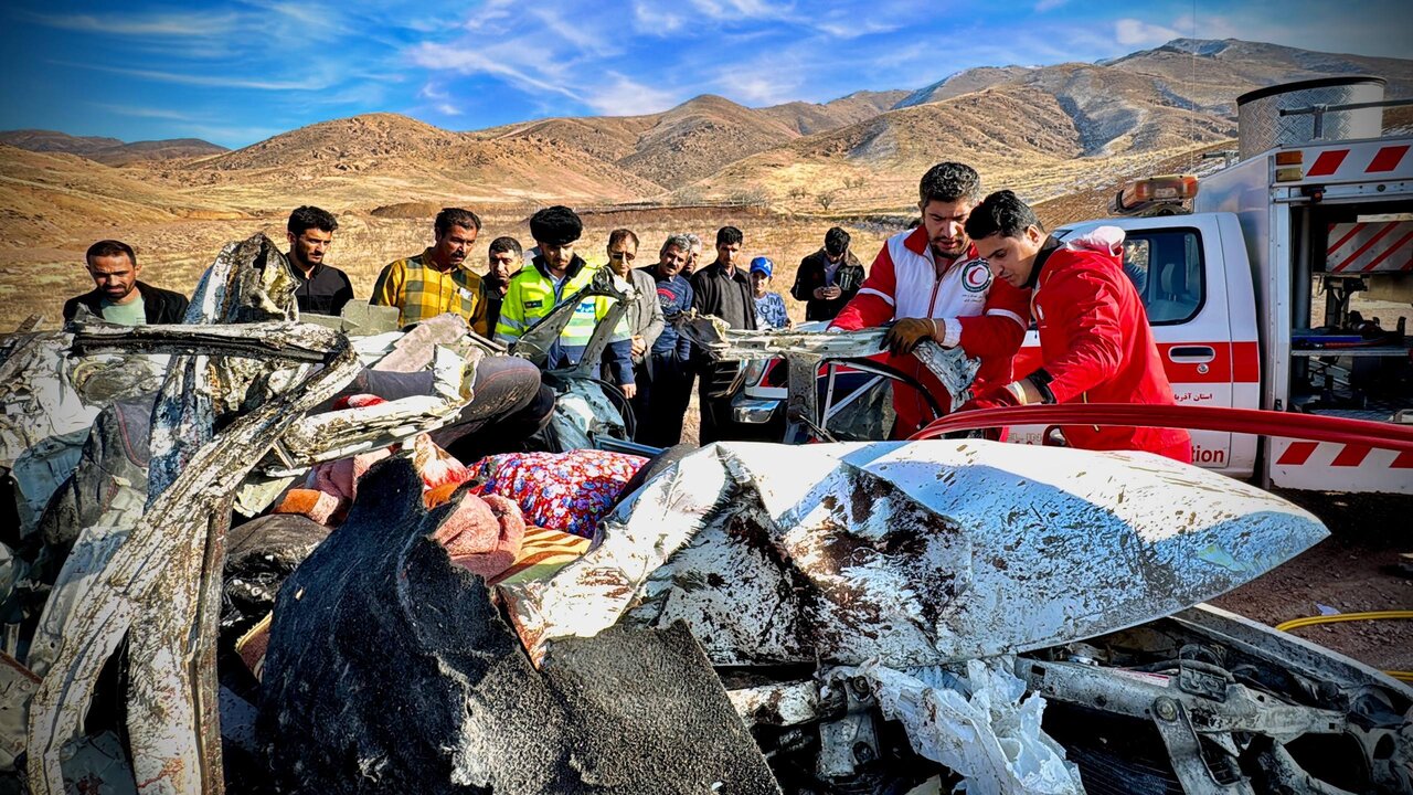 جان باختن ۴ نفر در تصادف دو تریلی با یک پراید