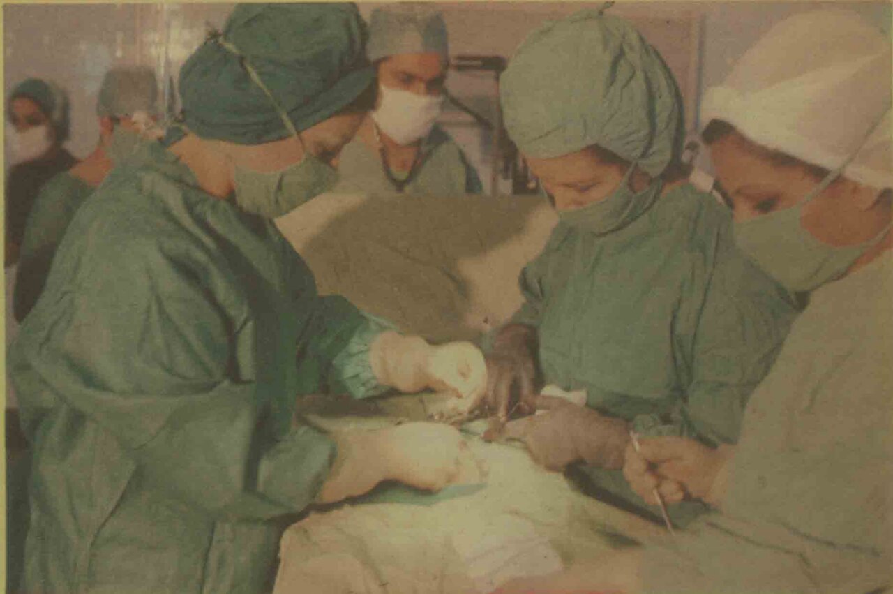 گفت‌وگو با نخستین زن فارغ‌التحصیل جراحی در ایران/ حال فاتحی را داشتم که کاری غیرممکن انجام داده