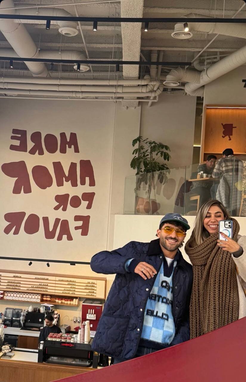 عکس | تهرانگردی عابدزاده و خواهرش در تعطیلات