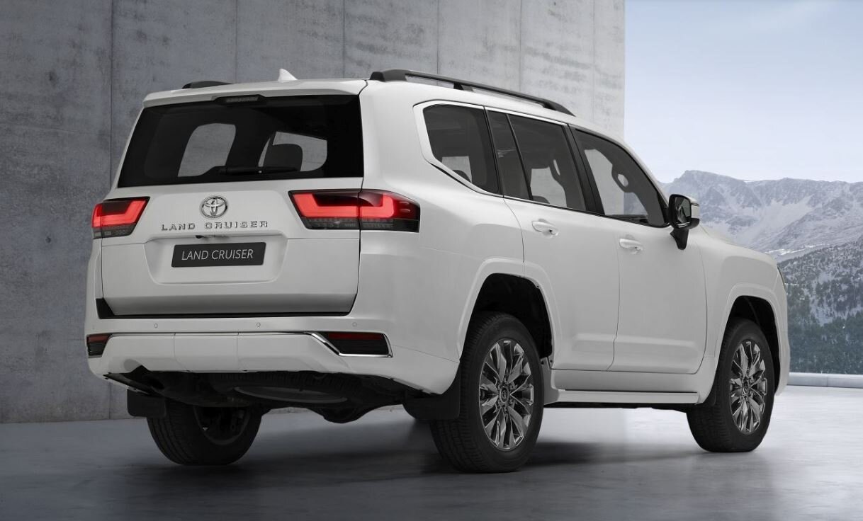 مقایسه تویوتا لندکروزر ۲۰۲۵ با شاسی‌بلند چینی ایران خودرو