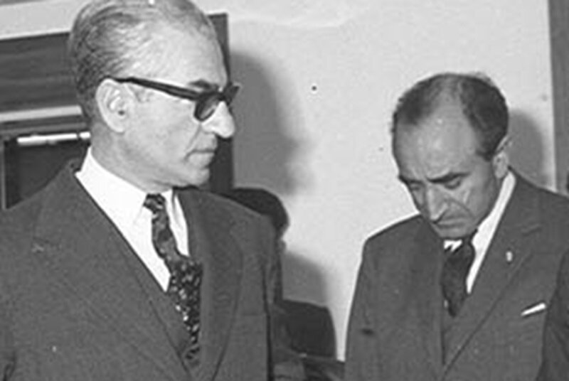 شاه در یادداشتهای علمی خود بیان کرد: آیا تصور میکنی به دلیل وضعیت بحرین در آینده ما را خائن تلقی خواهند کرد؟ شاه در یادداشتهای علمی خود بیان کرد: آیا تصور میکنی به دلیل وضعیت بحرین در آینده ما را خائن تلقی خواهند کرد؟