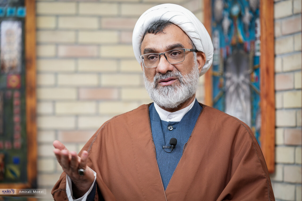 دبیر شورایعالی انقلاب فرهنگی: درصد بالایی از خانمهای کشف حجاب کننده، گفته اند این سبک را میپسندیم/ منشا بخشی از اتفاقات ۱۴۰۱ تصمیمات نادرست بود