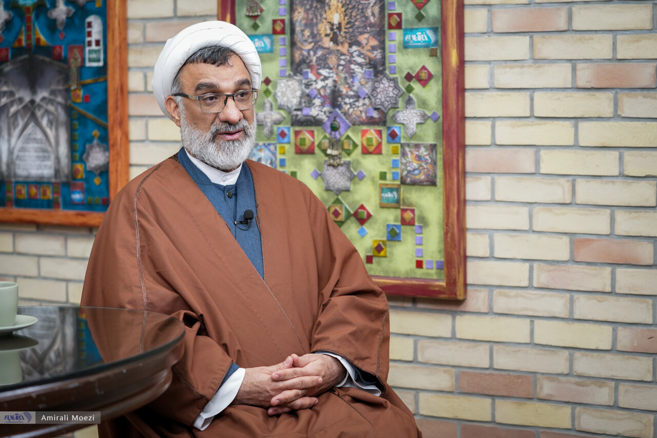 دبیر شورایعالی انقلاب فرهنگی: درصد بالایی از خانمهای کشف حجاب کننده، گفته اند این سبک را میپسندیم/ منشا بخشی از اتفاقات ۱۴۰۱ تصمیمات نادرست بود