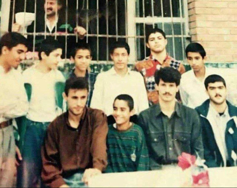 عکس | تصویری زیرخاکی از حضور علی دایی و یحیی گل‌محمدی در جوانی در یک مدرسه در جنوب تهران