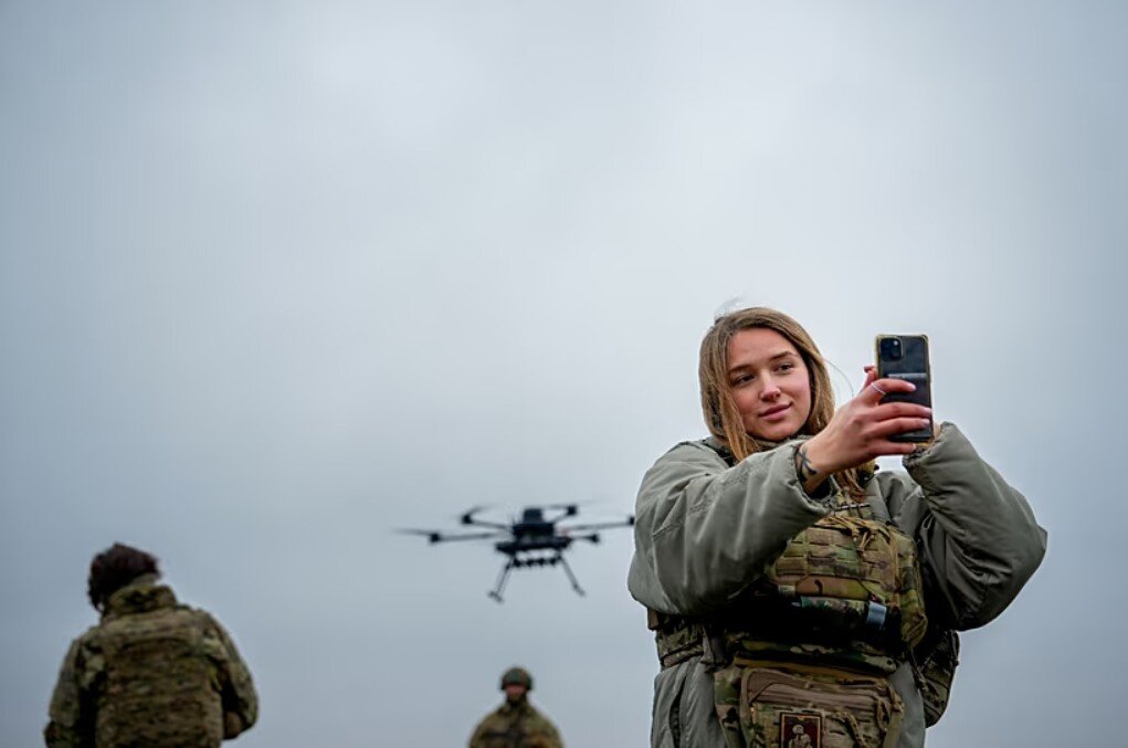 درس‌های جنگ برای اروپای رهاشده از سوی آمریکا؛ تجربه جنگ ۱۲روزه با ایران چه می‌گوید؟ / این پرنده‌ها هر چیزی را که رد می‌شوند خرد می‌کنند،برادر...