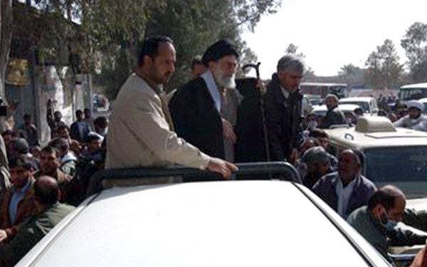 حضور رهبر انقلاب در مناطق زلزله زده بم + تصاویر
