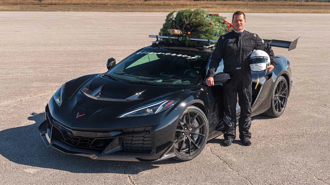 حمل درخت کریسمس با سرعت ۳۱۲ کیلومتر!