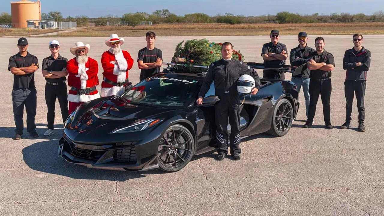 حمل درخت کریسمس با سرعت ۳۱۲ کیلومتر!