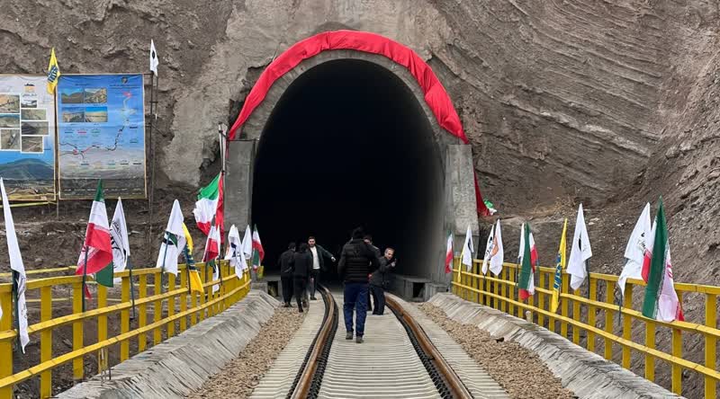 نیکزاد: دولت به ۸۰ درصد تعهدات خود برای راهآهن اردبیل عمل کرده است