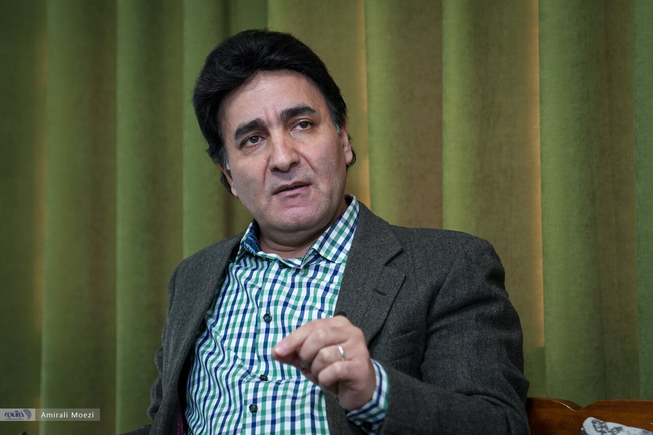 بازگشت به ریشهها؛ بررسی اصالت هنر خوشنویسی ایرانی از صفویه تا امروز/نقد سیاستهای آموزشی انجمن خوشنویسان و بازخوانی سیر تاریخی نستعلیق و شکستهنستعلق