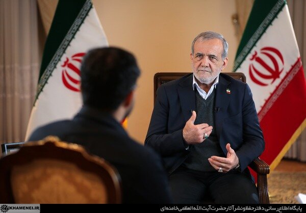 نظر کاربران خبرآنلاین درباره سیاست بنزینی دولت پزشکیان/ همه چیز را گران کردید، خیلی هم گران کردید