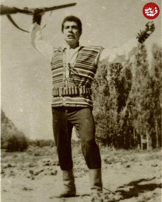 عکس/ بهروز وثوقی ۳۱ ساله در نمایی از فیلم «تنگه اژدها»؛ سال ۴۷