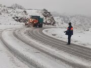 تلاش شبانه‌روزی نیروهای راهداری برای برقراری تردد ایمن در گردنه‌های چری و تاراز بازفت