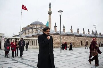 هزار شاعر دور از وطن / درباره حرف‌های شهرام ناظری