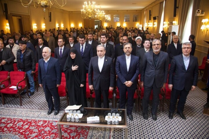 عراقچی: دیپلماسی ایران یک دیپلماسی مقاومتمحور است / شهید سلیمانی گفتمان مقاومت را از حصار مفاهیم نظری و شعاری خارج ساخت