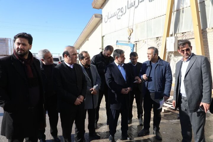 سرمایه‌گذاری چهار همتی در واحد تولیدی گیاهان دارویی اردبیل