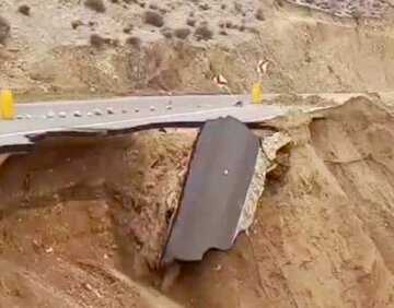 ریزش دلهره‌آور این جاده مهم در اثر بارش‌ها؛ نقاط ریخته شده مشخص نیست