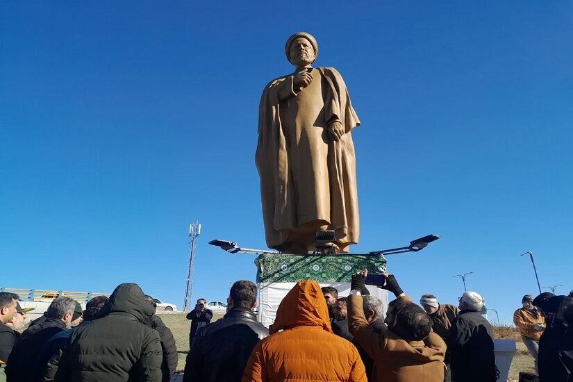 رونمایی از تندیس ابراهیم رئیسی در اردبیل + عکس