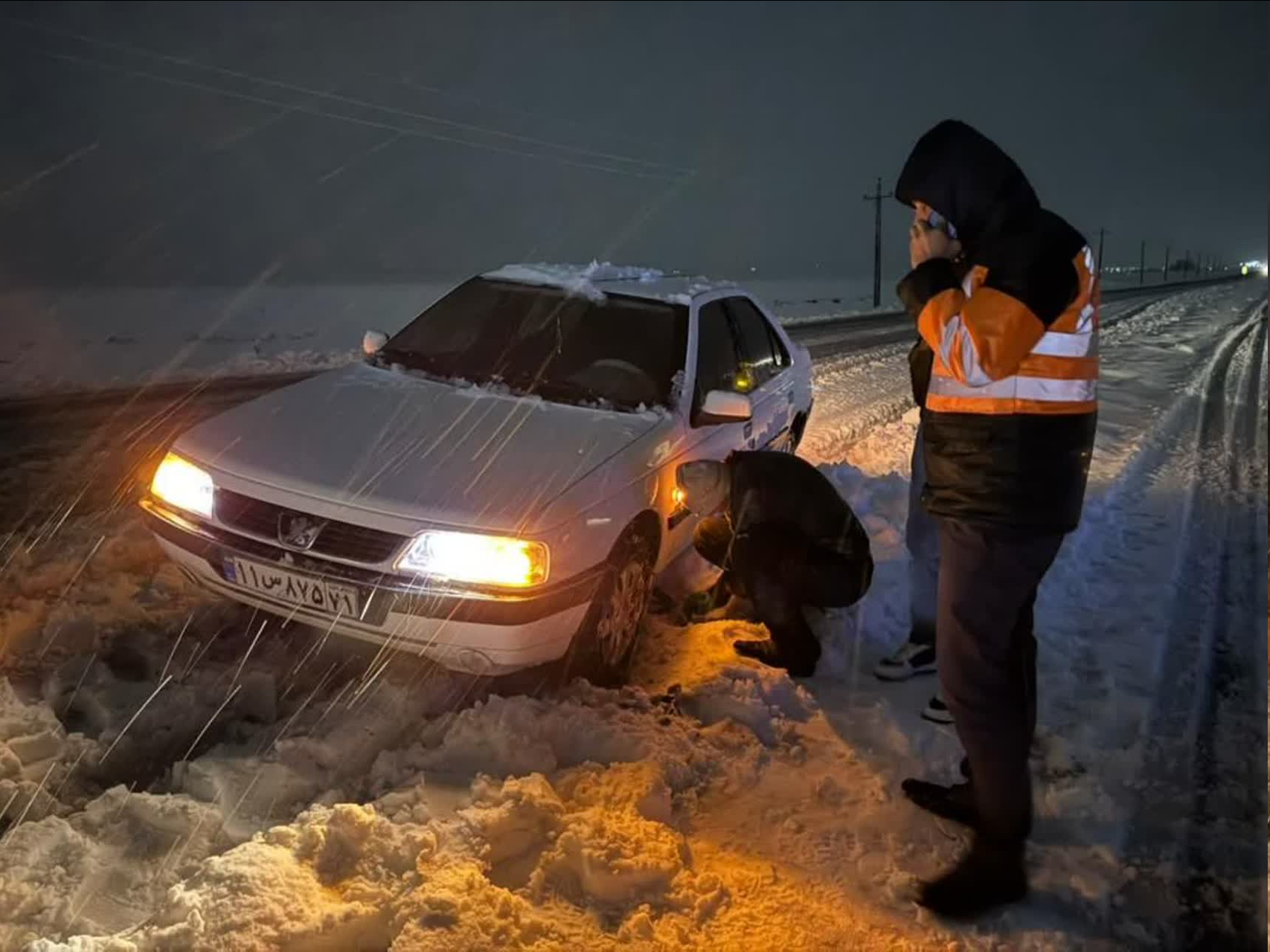 تردد در گردنه‌های چری و شاه منصوری فقط با زنجیرچرخ امکان‌پذیر است