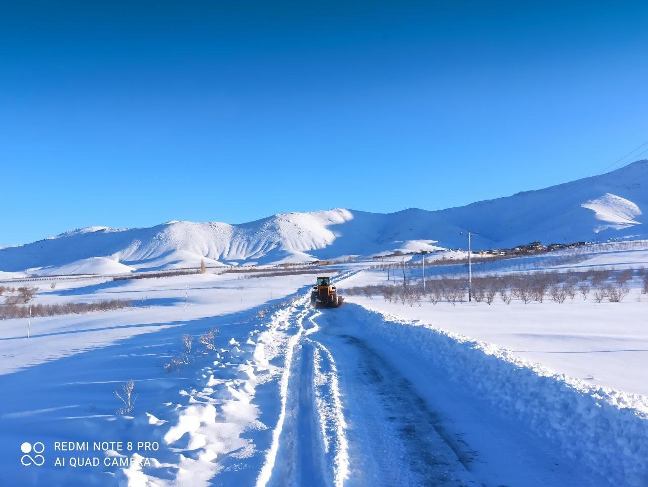 برفروبی بیش از ۳۷۰۰ کیلومتر از راههای استان آذربایجانغربی انجام شد. برفروبی بیش از ۳۷۰۰ کیلومتر از راههای استان آذربایجانغربی انجام شد.