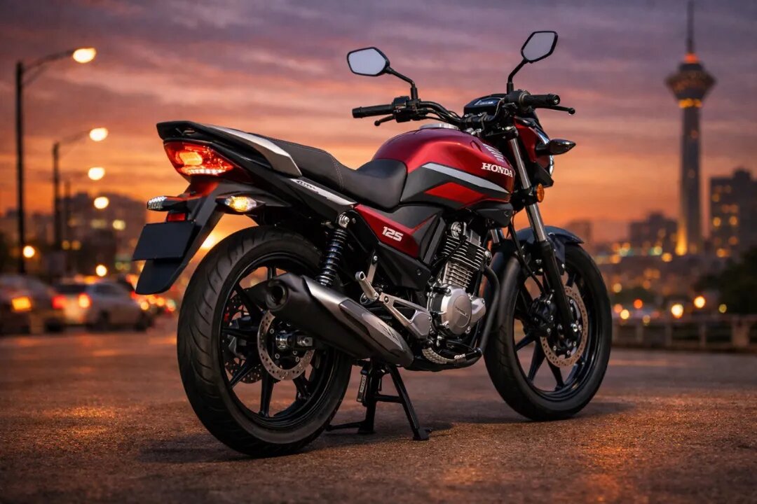 نمای سهچهارم جلو موتورسیکلت هوندا ۱۲۵ جدید (هوش مصنوعی)