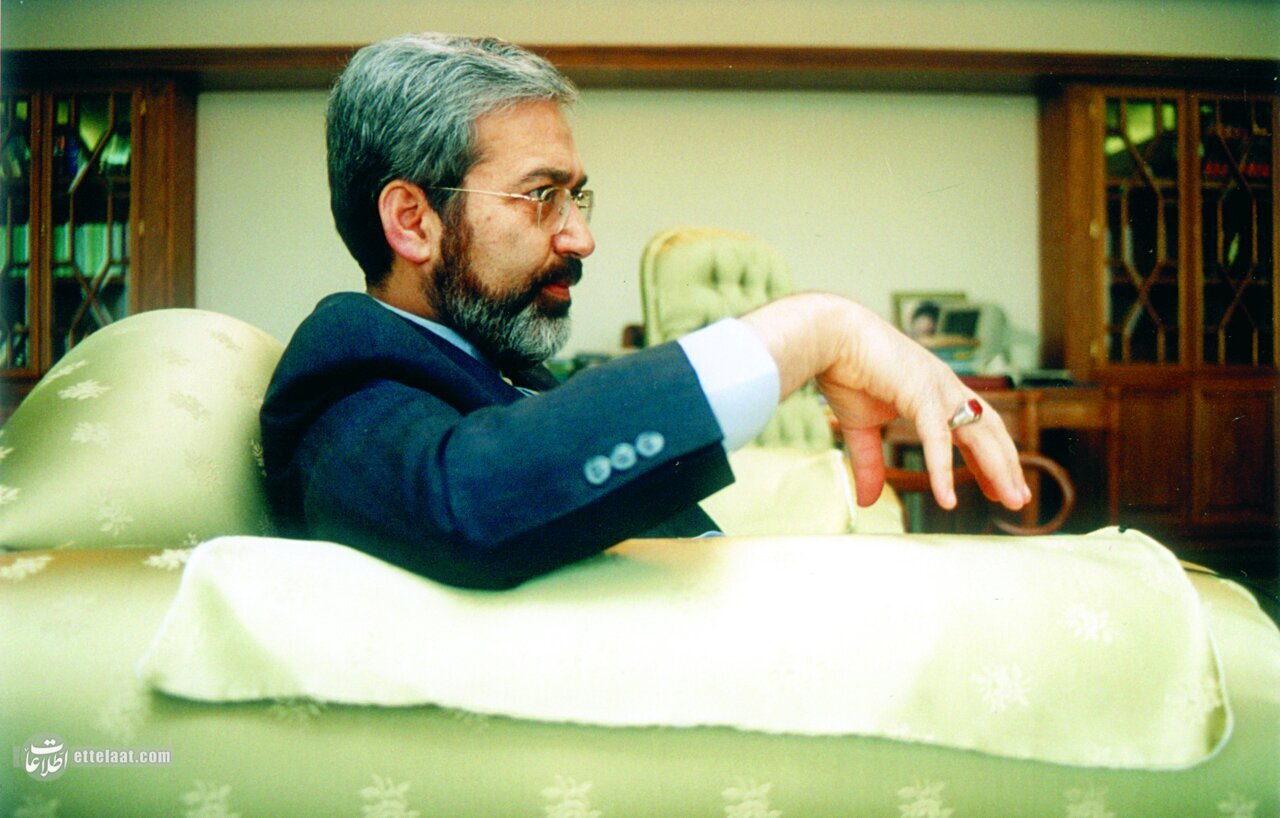 نسخه تاریخی همتی در بانک مرکزی/ داستان زلزله قیمت دلار و مردی که بیشتر از همه رئیس بانک مرکزی بود! + عکس