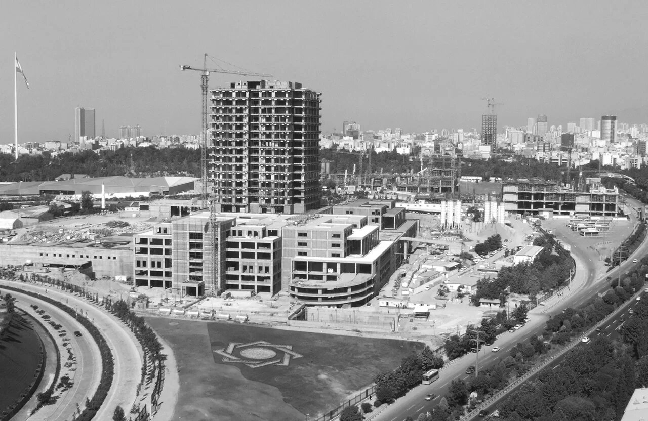 نسخه تاریخی همتی در بانک مرکزی/ داستان زلزله قیمت دلار و مردی که بیشتر از همه رئیس بانک مرکزی بود! + عکس