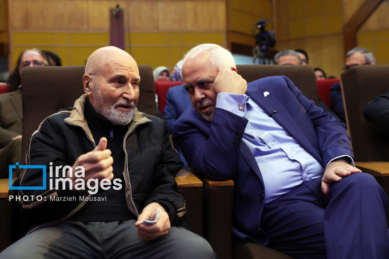 عکسی متفاوت از ظریف در کنار بهزاد نبوی/ آخوندی و مرعشی هم بودند