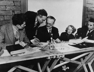 روایت رفیق گرمابه و گلستان تروتسکی؛ سایه‌ای وفادار در قلب انقلاب روسیه