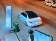 ببینید | موتورسیکلت متلاشی شد؛ لحظه سرشاخ شدن مرسدس بنز با موتورسوار نگون‌بخت!