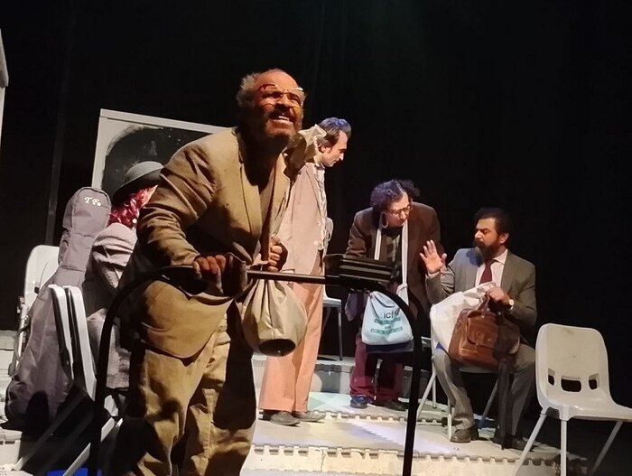 اتوبوس از «دا» رفت/ نمایشی که از دغدغه جامعه گفت+فیلم