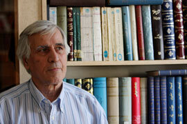 کتاب جلال آل‌اجمد را زیرمیزی منتشر کردم/ حتی اوین هم رفته‌ام و کتک هم خورده‌ام