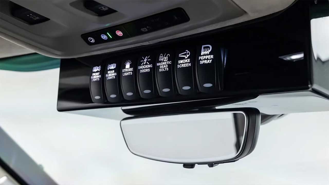 معرفی رضوانی «ونجنس ۰۰۷» / امکانات کادیلاک لیموزین در دل نفربر نظامی!