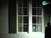 ببینید | فوری؛ حمله مسلحانه به خانه معاون ترامپ / اولین تصاویر از محل حادثه