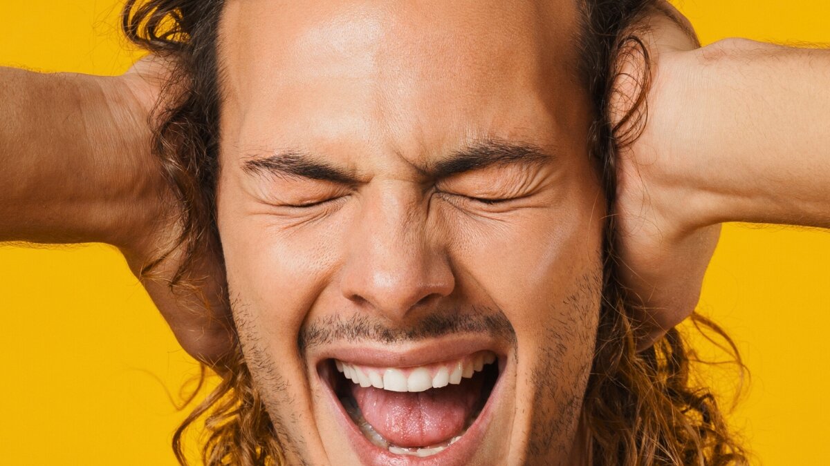 چرا گاهی روی یک آهنگ قفلی میزنیم؟