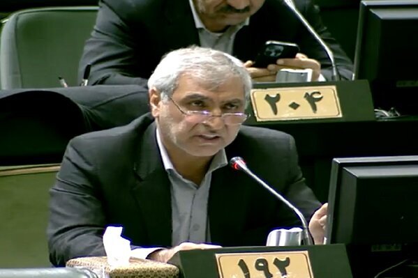 مخالفت نایب رئیس کمیسیون برنامه و بودجه مجلس با افزایش حقوق‌ها به اندازه تورم؛ گرفتار مارپیچ تورم-دستمزد می‌شویم - خبرآنلاین