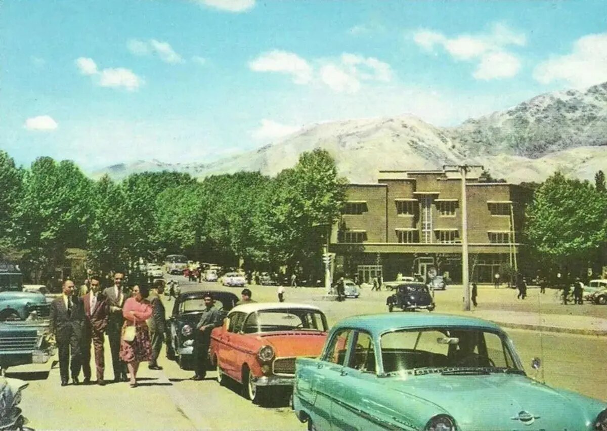 عکس/ تجریش و خودروهای کلاسیک آن در دهه ۴۰