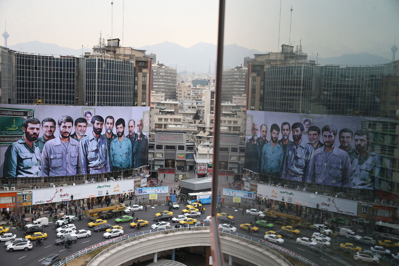 «کتاب راهنمای تغییر رژیم ترامپ» در ایران جواب نمی‌دهد؛ تهران، کاراکاس نیست/ ایران بزرگ‌ترین ارتش منطقه را در اختیار دارد