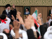 رهبرانقلاب: جمهوری اسلامی ایران در برابر تخریبگران کوتاه نمی آید/ ملت،مزدوری بیگانه را تحمل نمی کند
