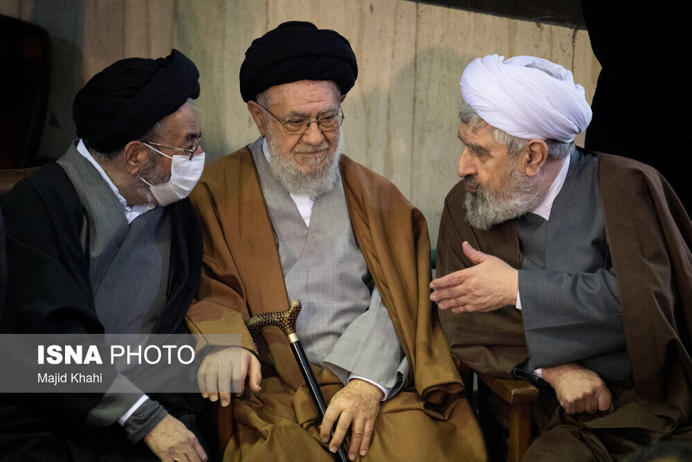 تصاویری از خوش و بش سید حسن خمینی و فائزه هاشمی/ هادی غفاری هم آمده بود/ جدیدترین عکس از مهدی هاشمی در مراسم سالگرد پدرش