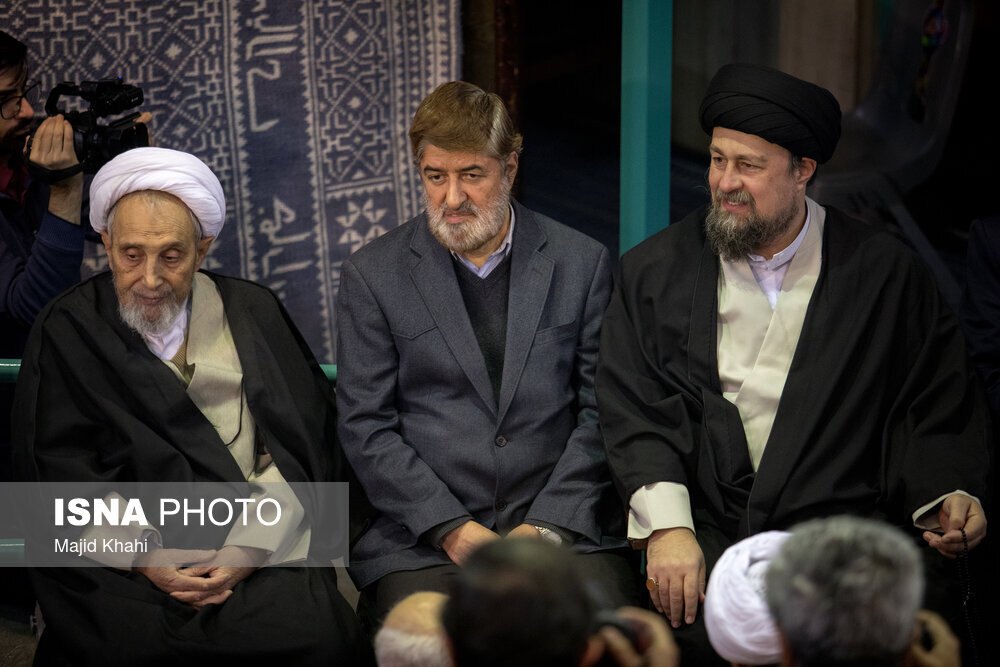 تصاویری از خوش و بش سید حسن خمینی و فائزه هاشمی/ هادی غفاری هم آمده بود/ جدیدترین عکس از مهدی هاشمی در مراسم سالگرد پدرش