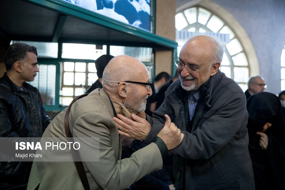 تصاویری از خوش و بش سید حسن خمینی و فائزه هاشمی/ هادی غفاری هم آمده بود/ جدیدترین عکس از مهدی هاشمی در مراسم سالگرد پدرش