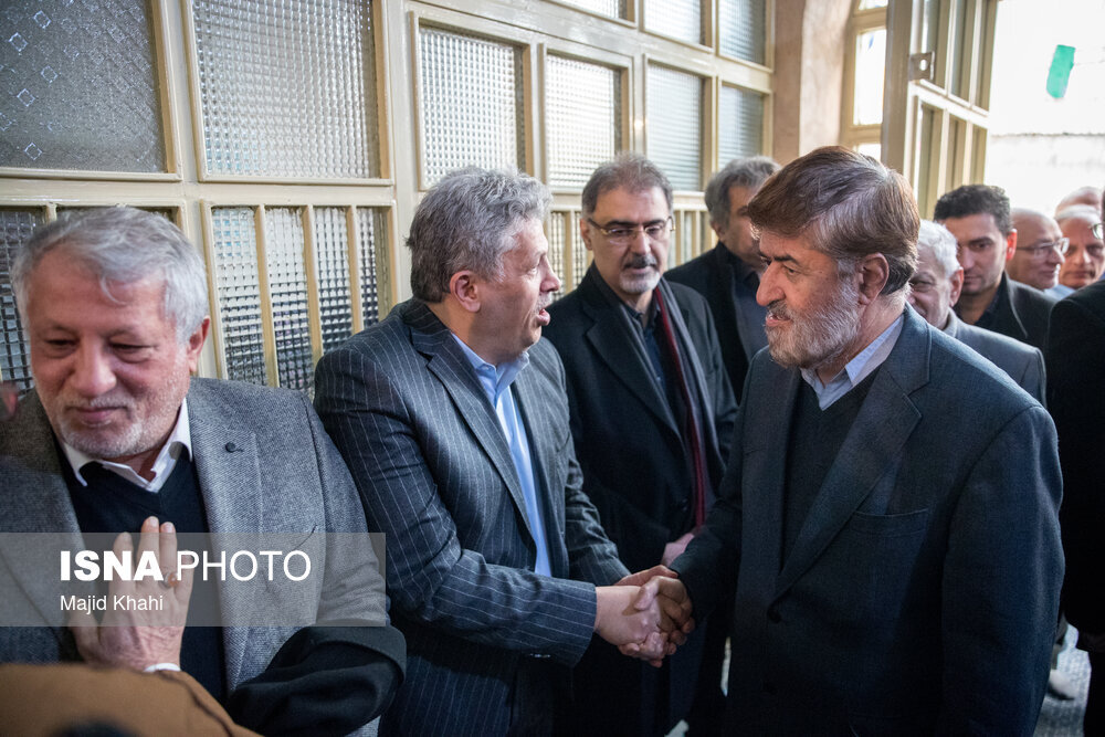 تصاویری از خوش و بش سید حسن خمینی و فائزه هاشمی/ هادی غفاری هم آمده بود/ جدیدترین عکس از مهدی هاشمی در مراسم سالگرد پدرش