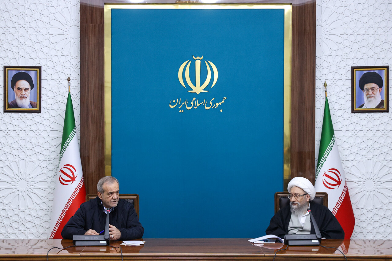 تصویری از پزشکیان و محمد مخبر در یک قاب/ استقبال رئیس جمهوری از آملی لاریجانی در نهاد ریاست جمهوری