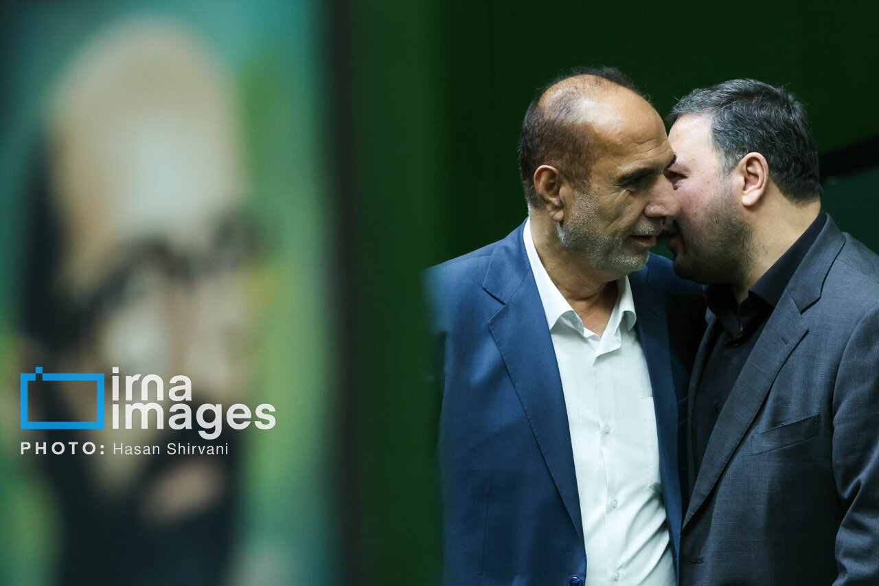 حرفهای درگوشی نمایندگان مجلس/ تصاویر عجیب از فضای جلسه علنی بهارستان + عکس